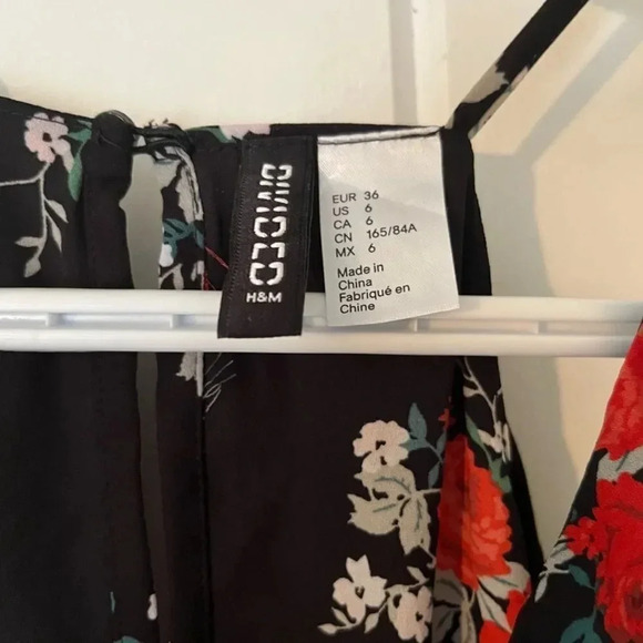 Divided floral cold shoulder dress - Picture 6 of 6